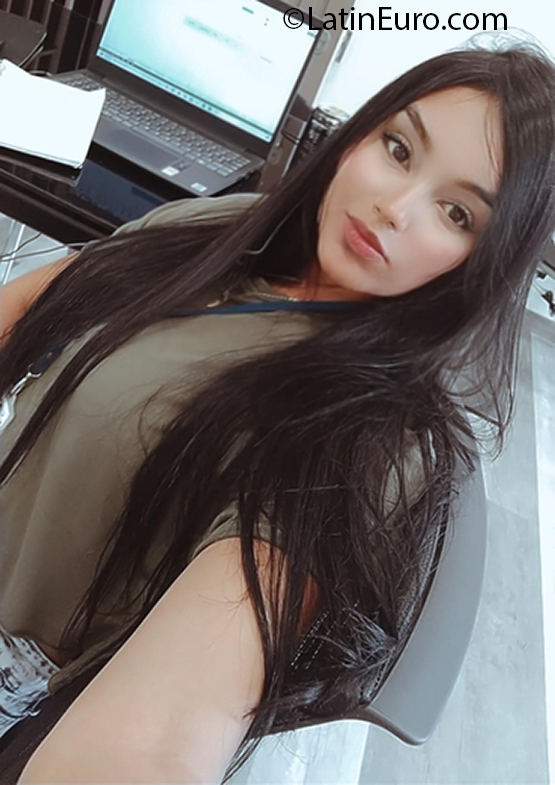 Date this tall Colombia girl Valentina from Medellin CO30716