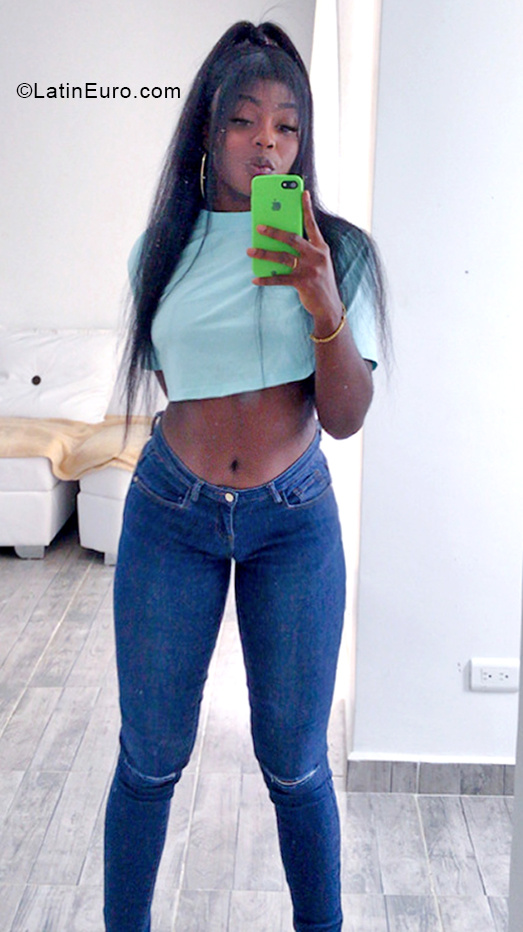 Date this stunning Colombia girl Yoselin from Cali CO30719