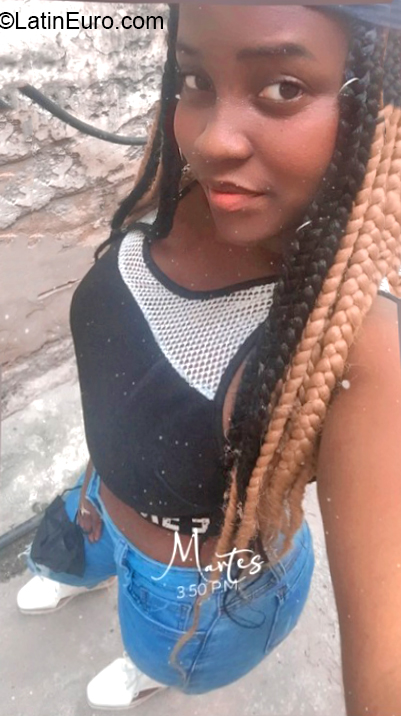 Date this gorgeous Cuba girl Dora from La Habana CU789