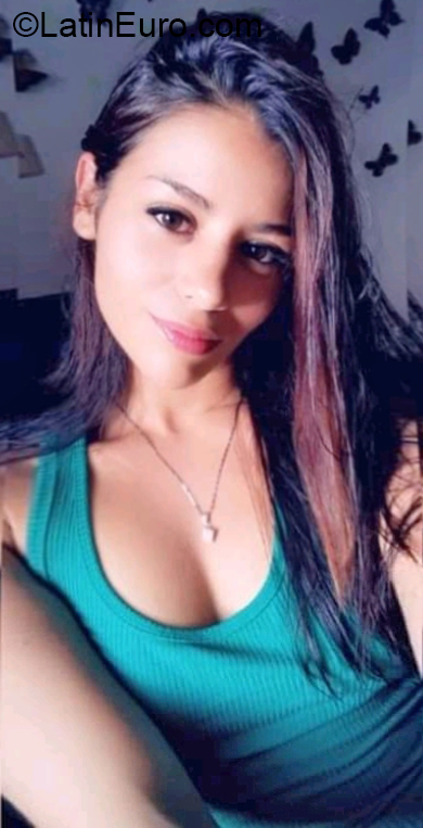 Date this sultry Costa Rica girl Andrea from San Jose CR481