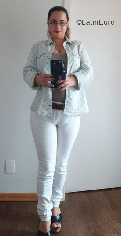 Date this cute Brazil girl SHEILA from Rio de Janeiro BR11437