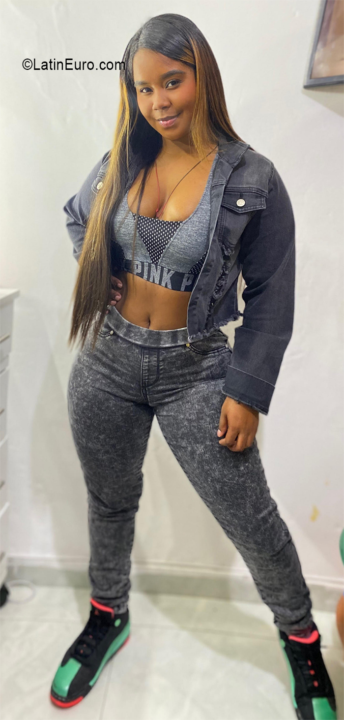 Date this attractive Colombia girl Kim from Cali CO30783