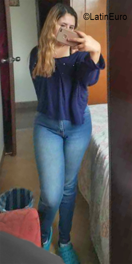Date this delightful Colombia girl Julieth from Bogota CO30795