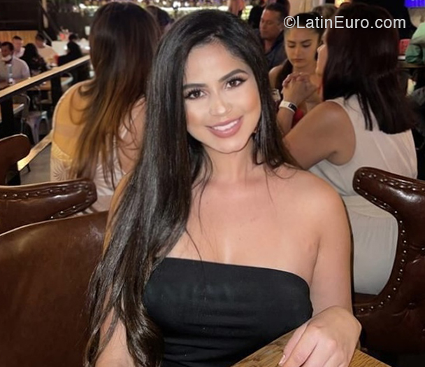 Date this sensual Colombia girl Beatriz from Medellin CO30896