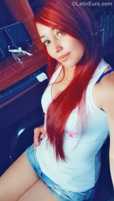 Date this foxy Venezuela girl Francys from Valencia VE4091