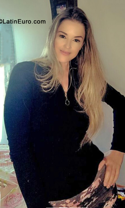 Date this foxy Brazil girl Viv from Sao Paulo BR11638