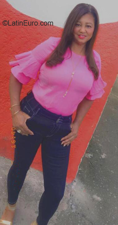 Date this happy Dominican Republic girl Belqui from San Francisco Macoris DO40290