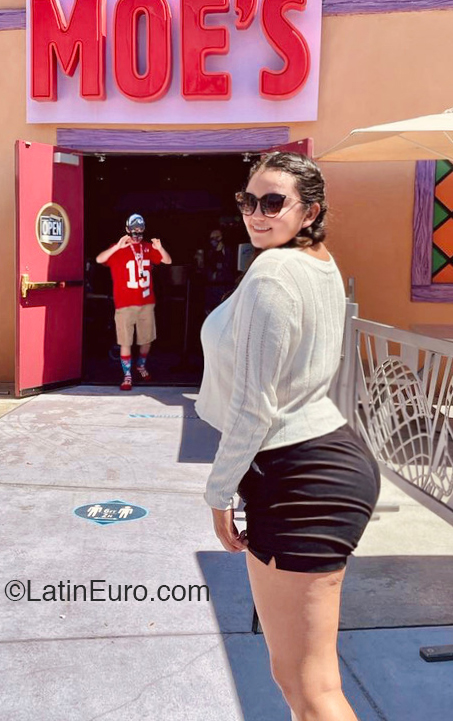 Date this gorgeous Colombia girl Carolina from Bucaramanga CO31020