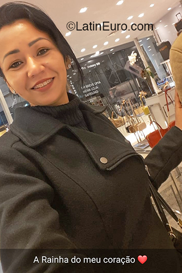 Date this good-looking Brazil girl Regiane from Blumenau BR11500