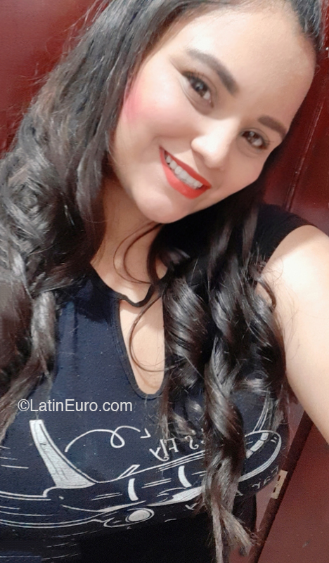 Date this beautiful Colombia girl Erika from Bogota CO30976