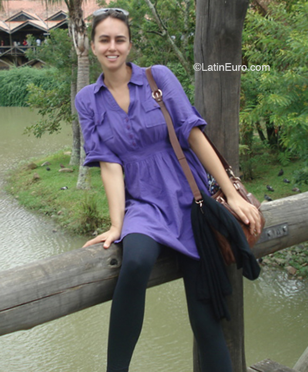 Date this athletic Brazil girl Deb from Porto Alegre BR11506