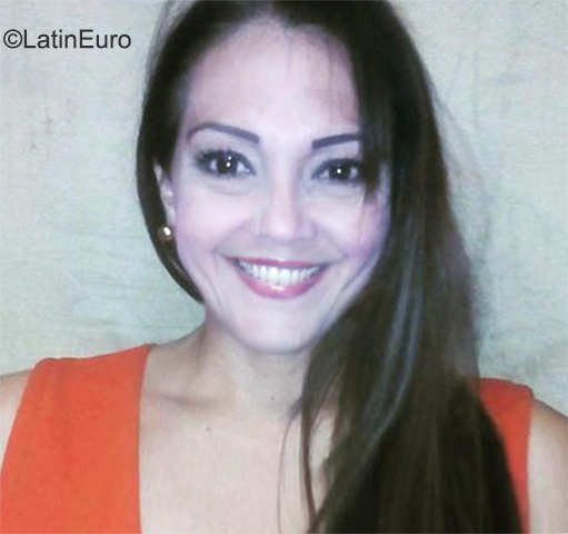 Date this georgeous Venezuela girl Rina from Maracaibo VE4102