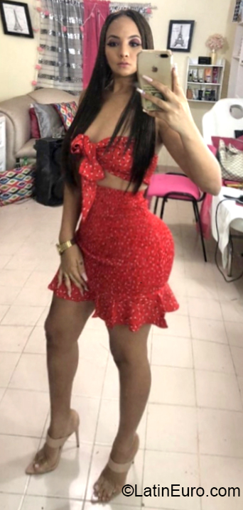 Date this nice looking Dominican Republic girl Zara from Santiago DO40323