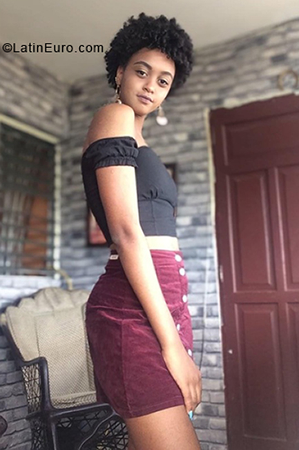 Date this pretty Dominican Republic girl Rachel from Santo Domingo Oeste DO40324