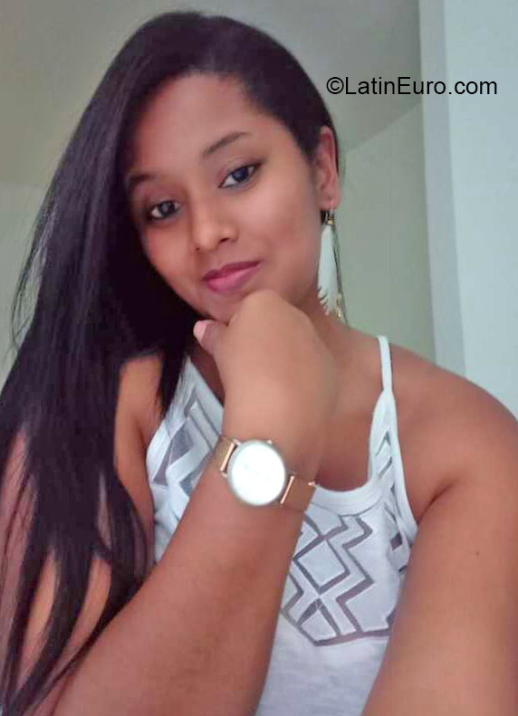 Date this sultry Colombia girl Samantha from Cali CO31033