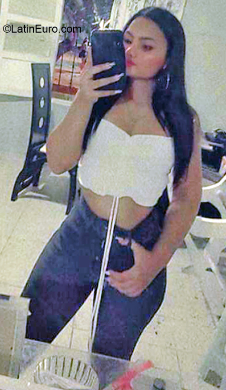 Date this voluptuous Colombia girl Milagros from Barranquilla CO31037