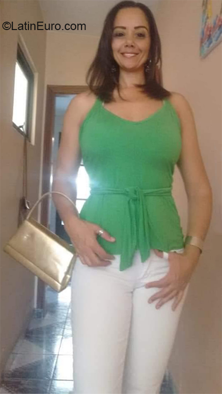 Date this funny Brazil girl Nadia from Sao Paulo BR11531