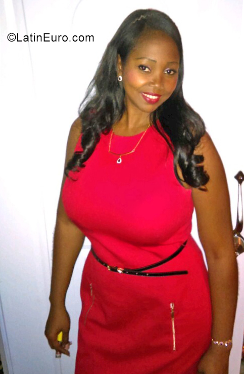Date this voluptuous Dominican Republic girl Emilia cristina from San Cristobal DO40361
