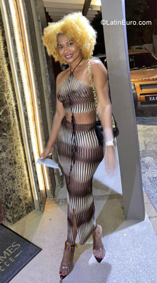 Date this lovely Barbados girl Allyson from Barbados BB37
