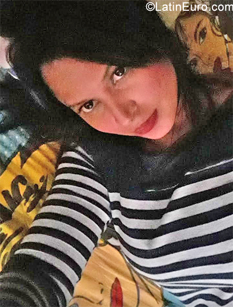 Date this gorgeous Colombia girl Kim from Medellin CO31105