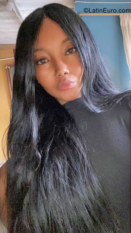 Date this pretty Colombia girl Viviana from Medellin CO31184