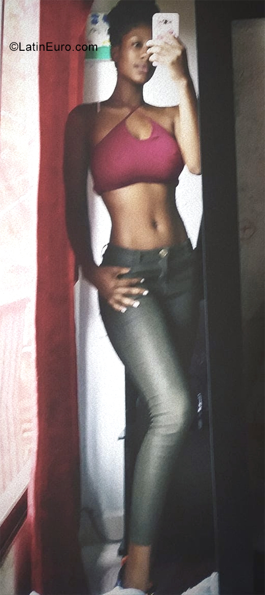 Date this good-looking Colombia girl Aricela from Medellin CO31190