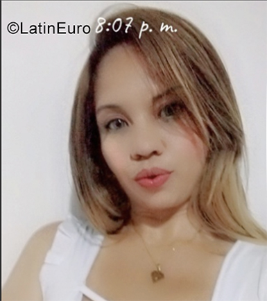 Date this nice looking Venezuela girl Carolina from Caracas VE4125