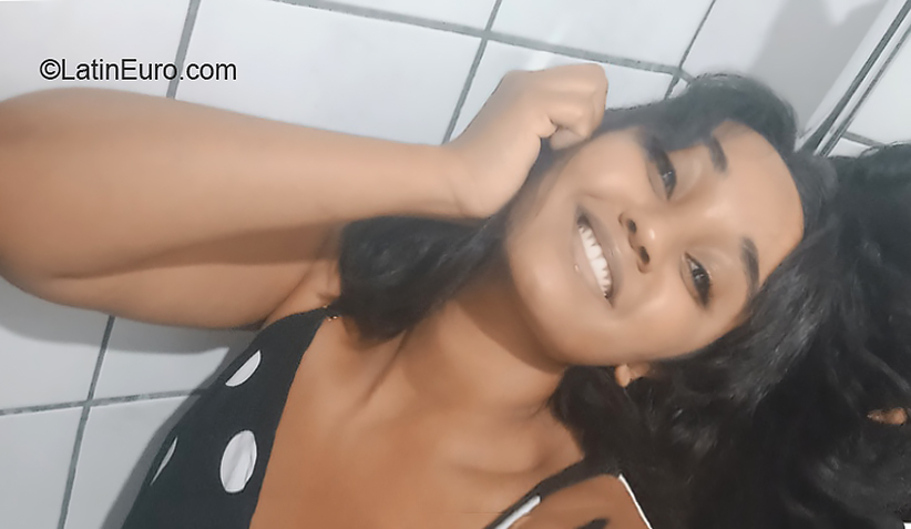 Date this sultry Brazil girl VANESSA from Belo Horizonte BR11605