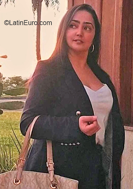 Date this athletic Brazil girl Cristine from Belo Horizonte BR11613