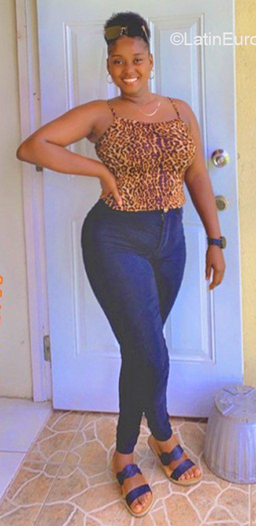 Date this gorgeous Jamaica girl Danna from Kingston JM2735