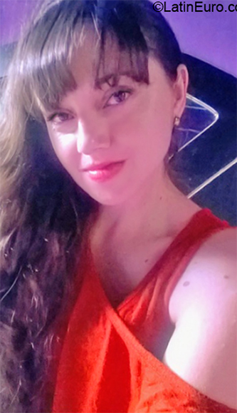 Date this tall El Salvador girl Yamileth from San Salvador SV175