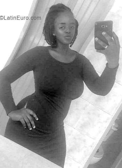 Date this foxy Colombia girl Luisa melissa from medellin CO31321