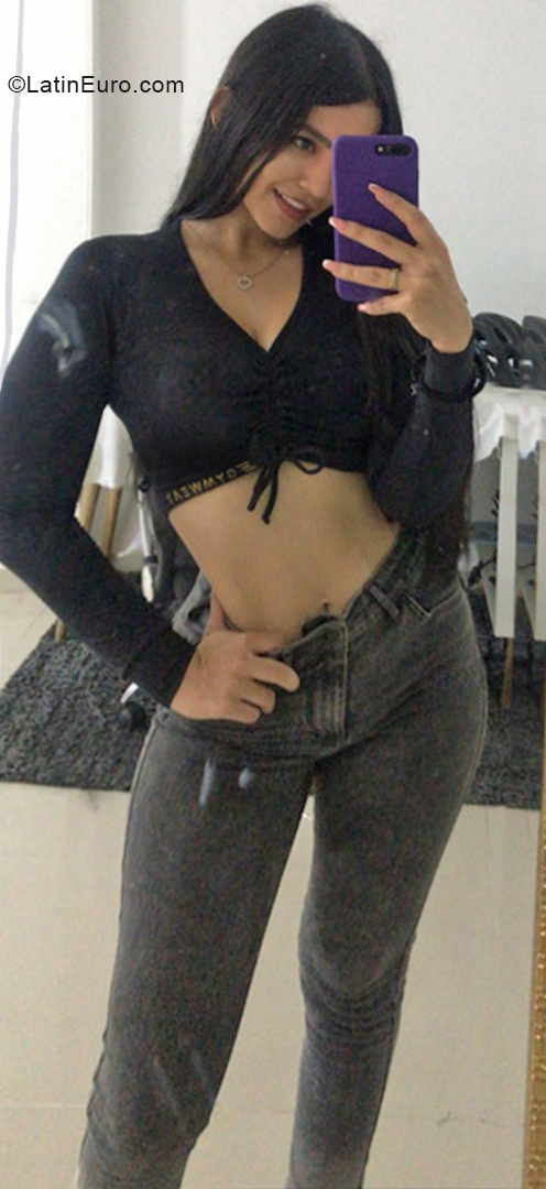 Date this stunning Colombia girl Julieth from Medellin CO31337