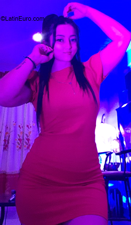 Date this pretty Colombia girl Cris from Cali CO31339
