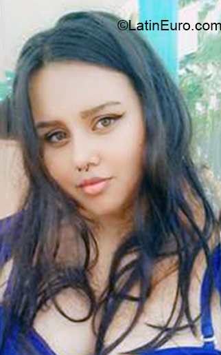 Date this foxy Colombia girl Liseth from Neiva CO31357