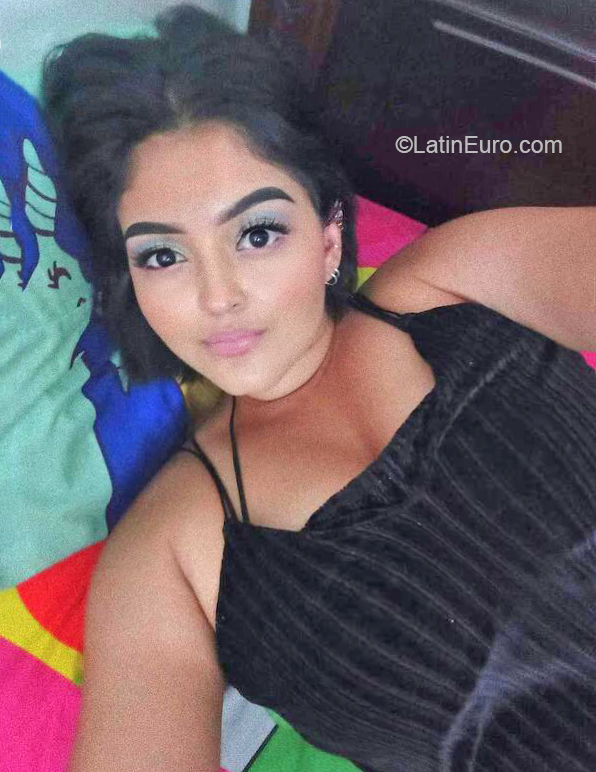 Date this stunning Colombia girl Daniela from Cali CO31392