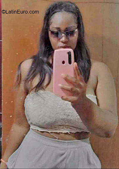 Date this happy Colombia girl Maira from Medellin CO31576