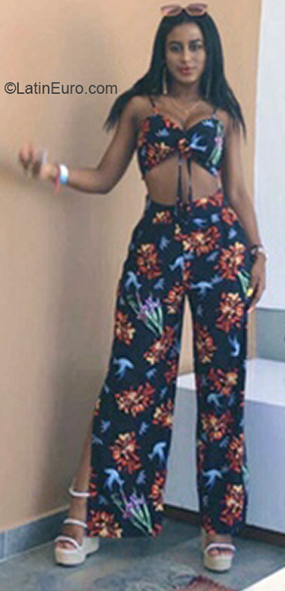 Date this lovely Colombia girl Johana from Pereira CO31400
