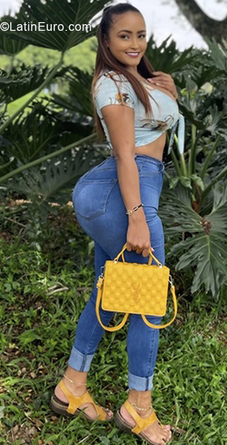 Date this delightful Colombia girl Katherin from Cali CO31423