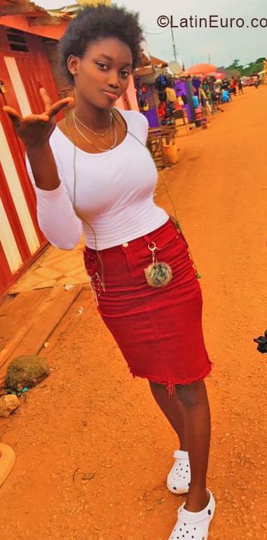 Date this georgeous Ghana girl Clementine from Ghana GH184