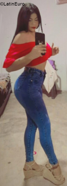 Date this attractive Colombia girl Rosa from Medellin CO31451