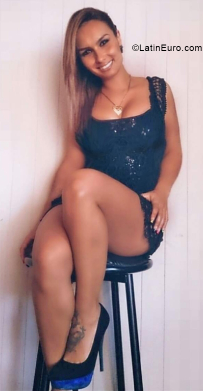 Date this nice looking Egypt girl Miller from Arabia CR503
