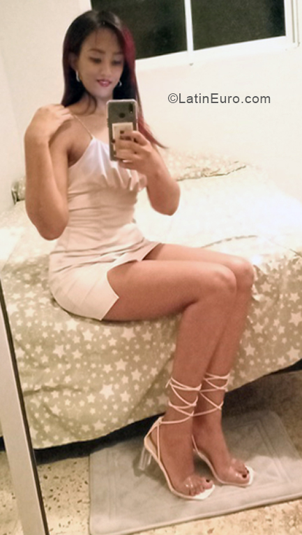 Date this athletic Dominican Republic girl Unica from Santiago De Los Caballeros DO40643