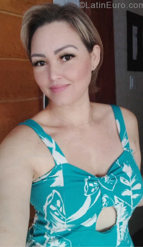 Date this charming Brazil girl Arika from Amapa BR11703