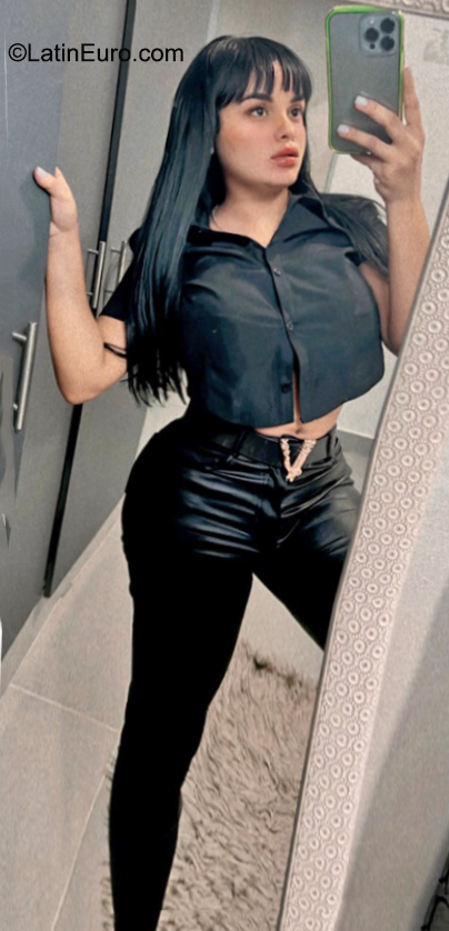 Date this pretty Dominican Republic girl Cristina from Santiago DO40685