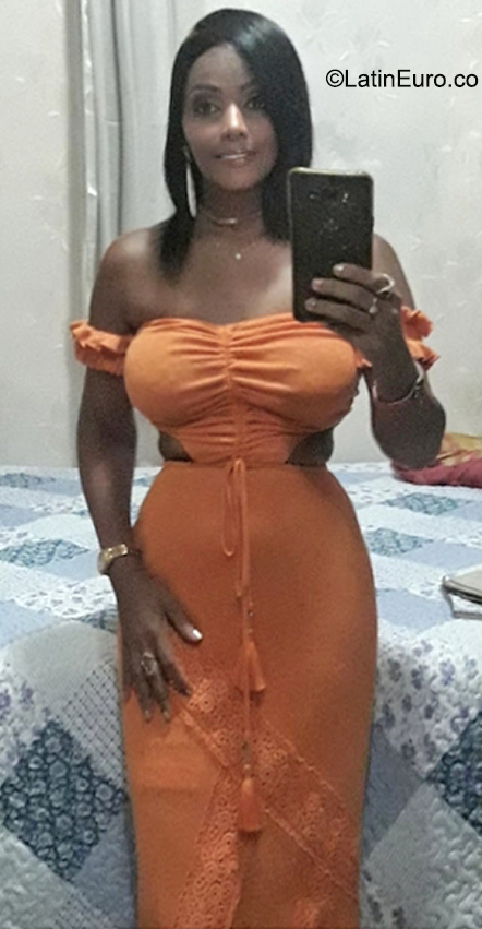 Date this athletic Brazil girl Ana Rita from Salvador BR11750