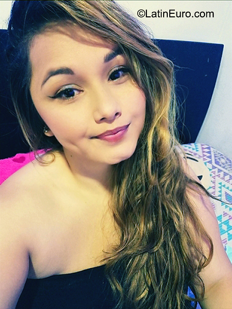 Date this gorgeous Colombia girl Deli from Pitalito CO31550