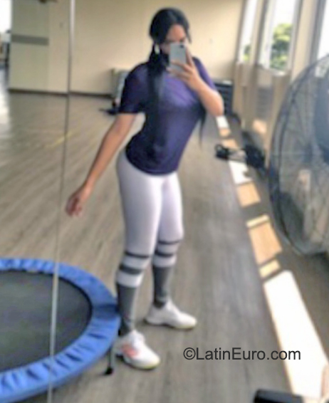 Date this young Colombia girl Patricia from Cali CO31561