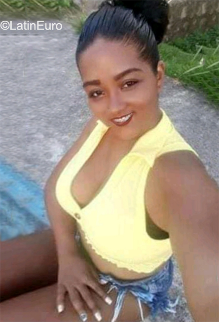 Date this exotic Brazil girl Priscila from Salvador BR11767