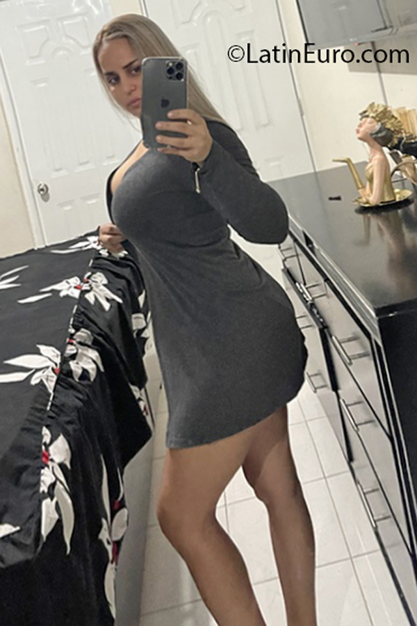 Date this funny Dominican Republic girl Jenny from Santiago DO40708
